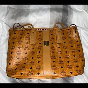 MCM TOTE